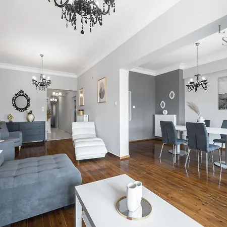 Ayama Residence, The Luxury Apartament *