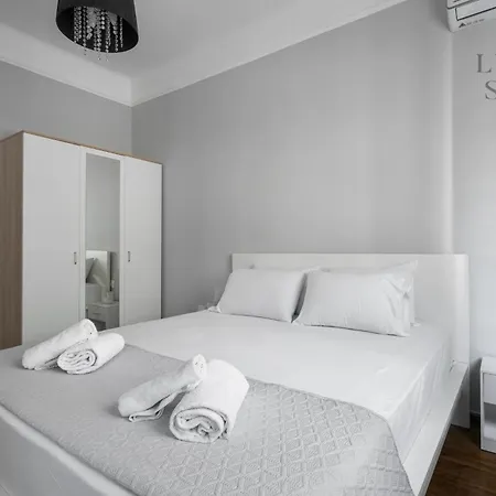 Ayama Residence, The Luxury Apartament *
