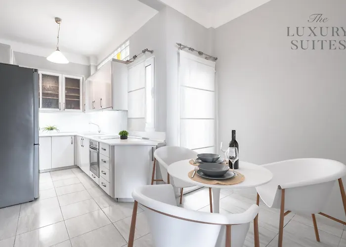 דירה Ayama Residence, The Luxury